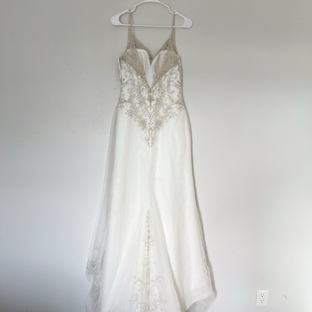 Elegant White Beaded Wedding Dress - Picture 5 of 7